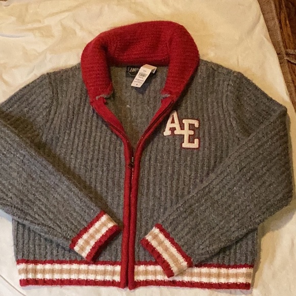 NWT AMERICAN EAGLE GRAY RED TAN WHITE COZY CROPPED ZIP LETTERMAN SWEATER SZ.S - Picture 2 of 4